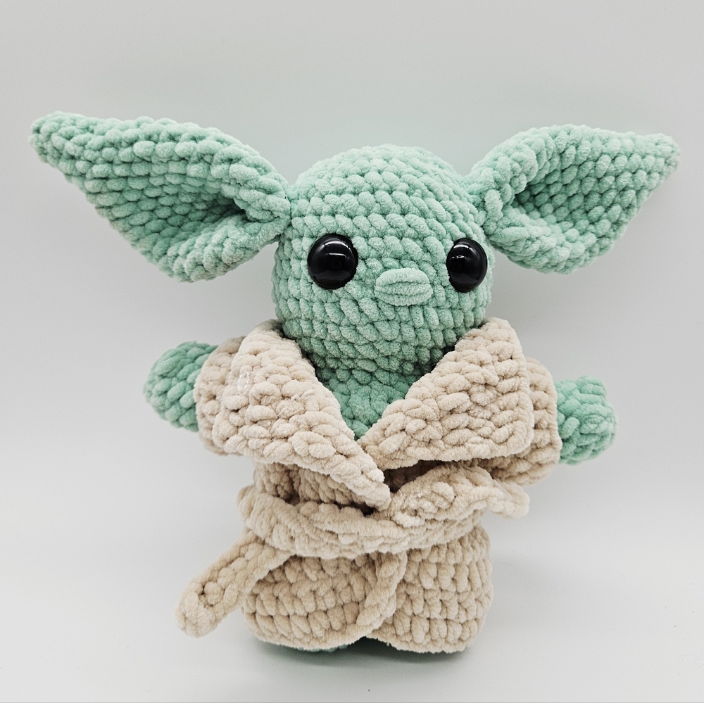 HANDMADE | crocheted Star Wars baby Yoda/Grogu plush toy